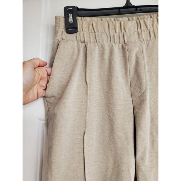 Women's a new day Khaki Colored Pleated Crop Sweatpants | Size XS - Picture 3 of 8